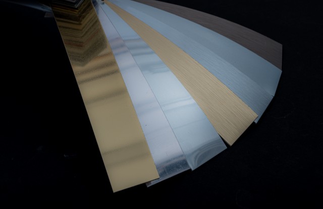 bordi foglia metallica